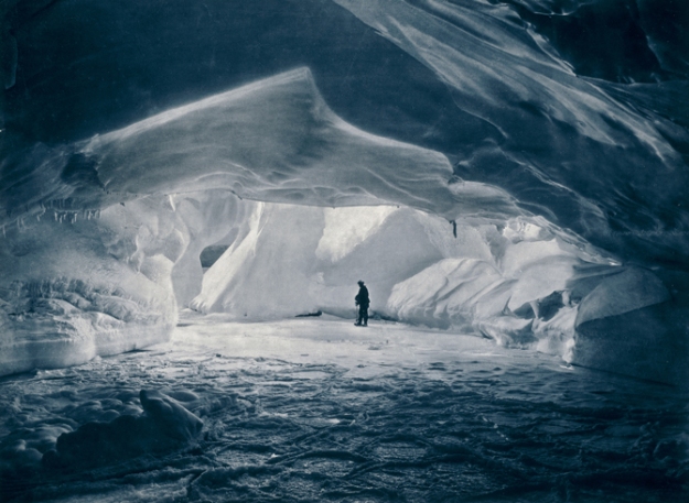 13-exploring-massive-ice-cave-670